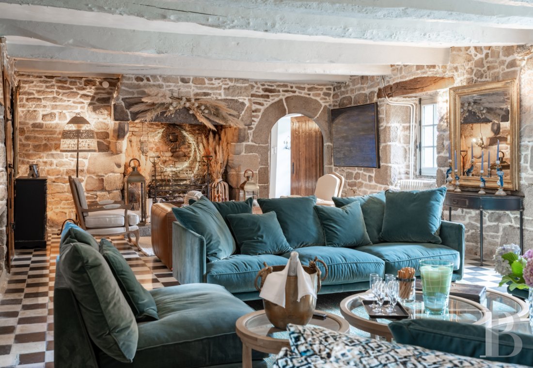 A 17th century manor house with a walled garden, in the heart of the village of Lanildut on the tip of Finistère - photo  n°13